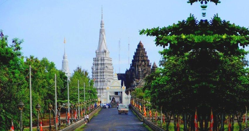 Phnom Pros - Phnom Srey.jpg