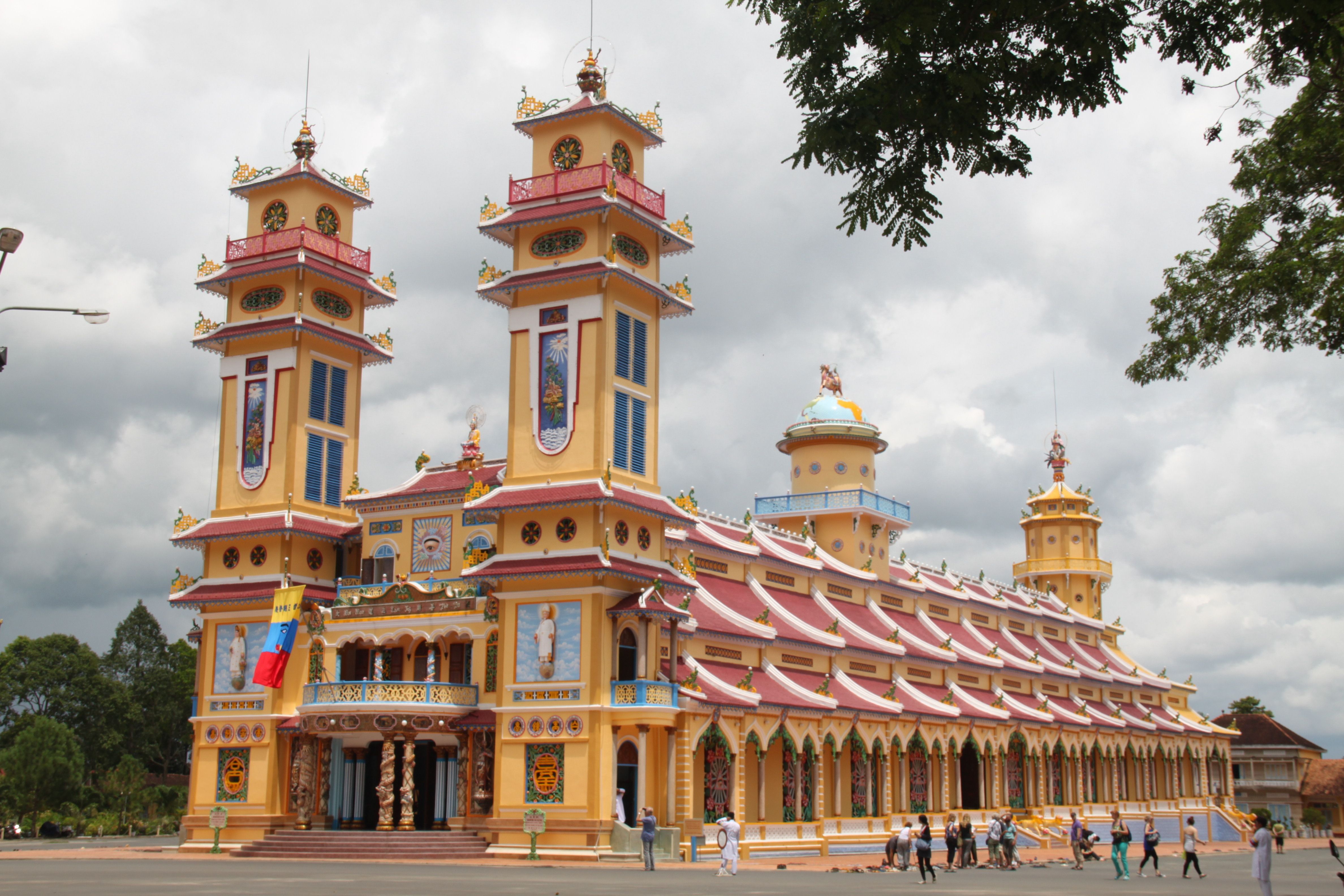 cao-dia-holy-see.jpg